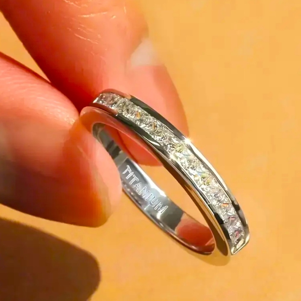 Titanium Steel Luxury Infinity Band Ring  with Zirconias Simple Style Sz 5